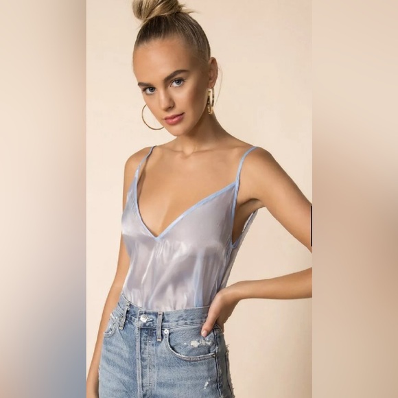 NWOT Sadie Deep V Tank by Superdown Size: XXS Color: Dusty Blue - Brand … - Picture 2 of 7